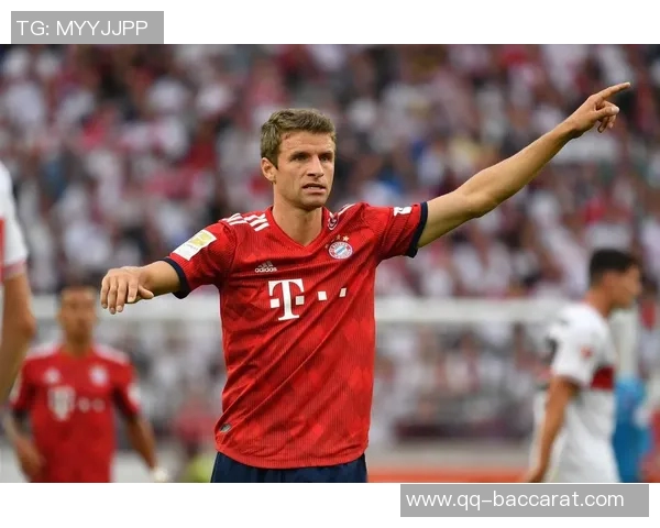 穆勒第96分钟绝杀进球震撼全场直面三名防守球员展现超强实力